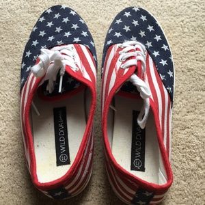 Wild Diva lounge Flag Print Canvas Lace-Up Sneakers, US 7.5 Gently used